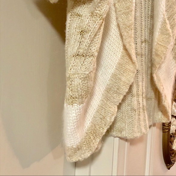 Anthro Sleeping on Snow Utopia Shrug Cardigan - Picture 4 of 8